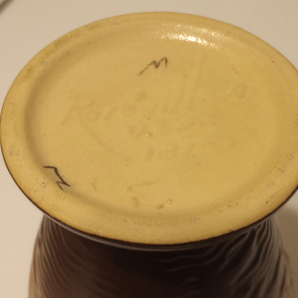 Vintage Roseville pottery Freesia Vase #121-8 USA - Picture 3 of 3